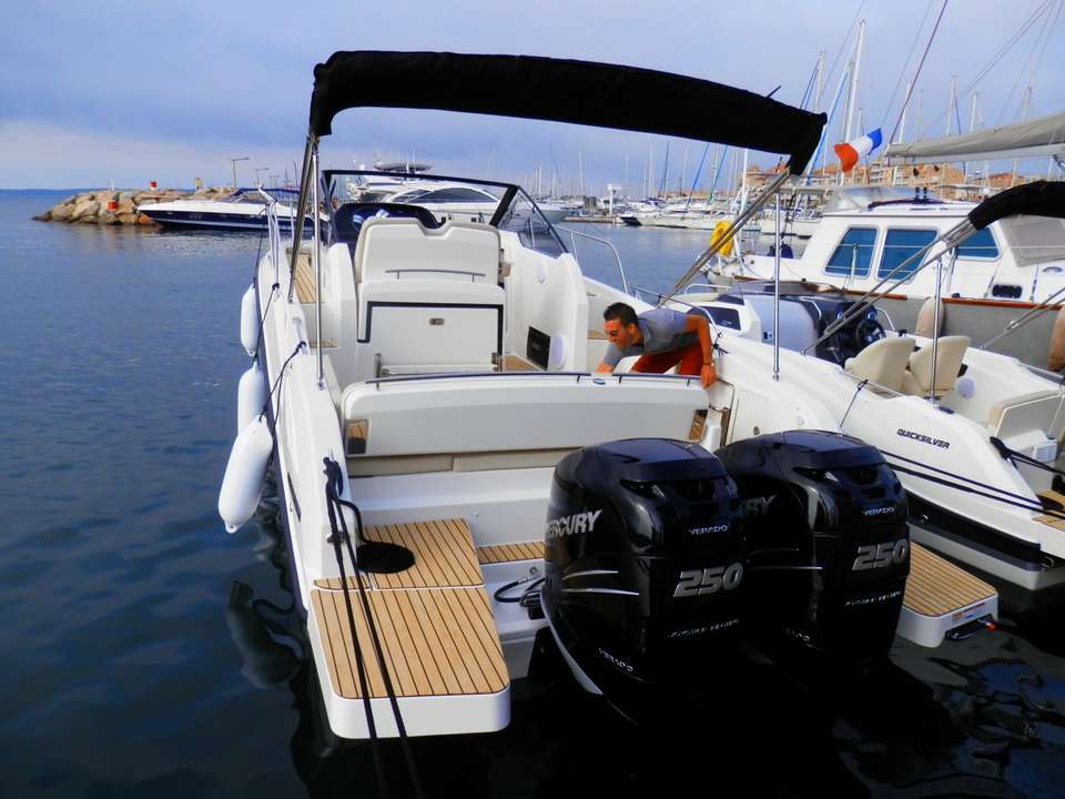 Activ 875 Sundeck