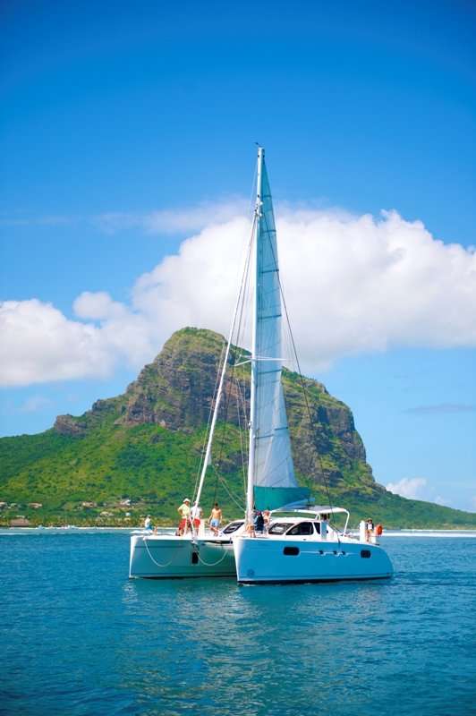 Catana 471