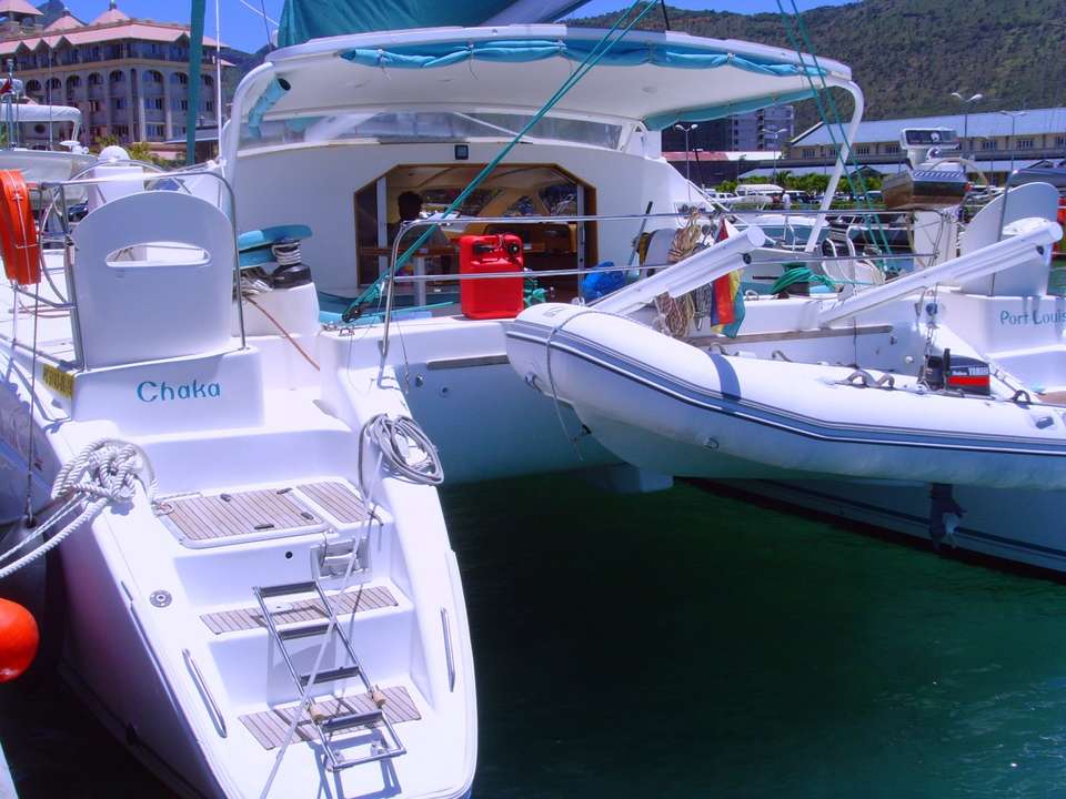 Catana 471