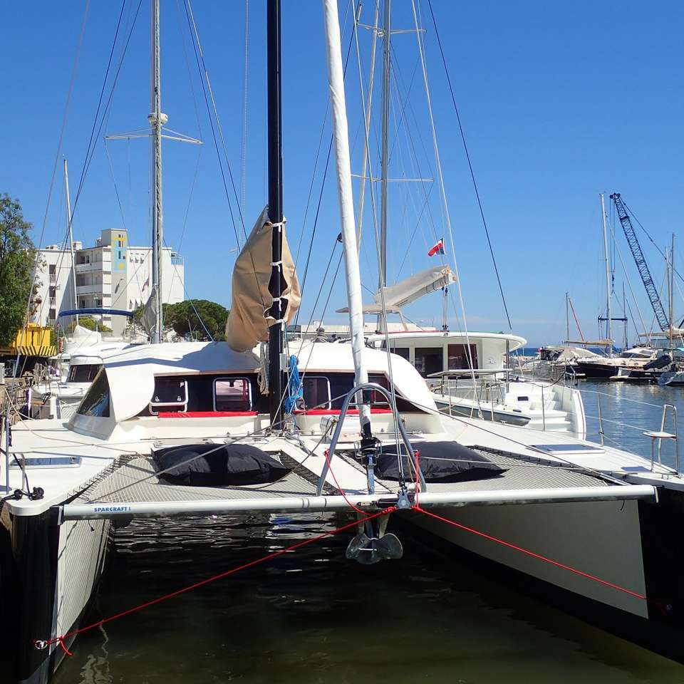 Eclipse 472