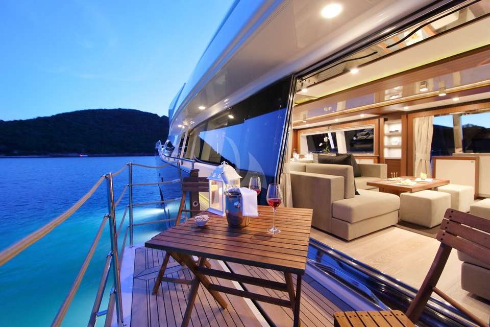 Ferretti 124
