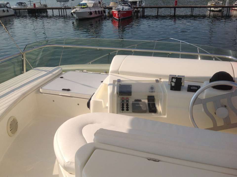 Ferretti 460