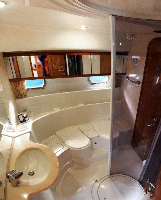 Ferretti 570