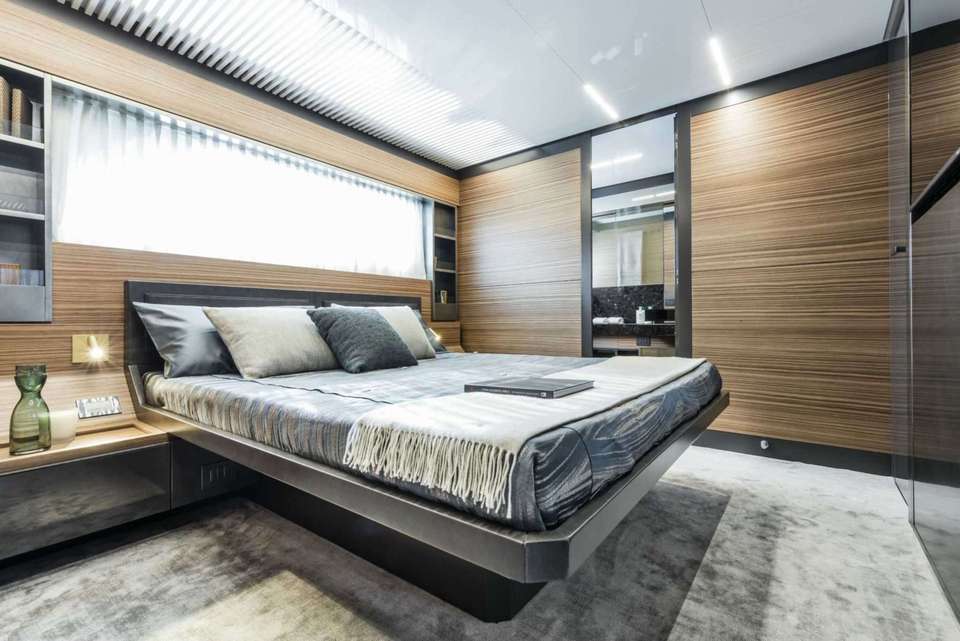 Ferretti 920