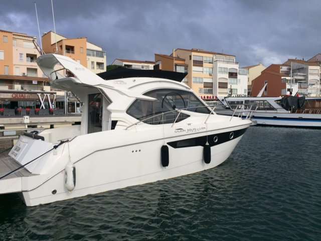 Galeon 300 Fly