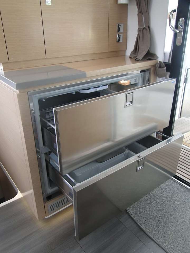 Helia 44
