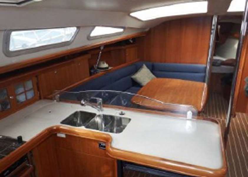Hunter 44 DS