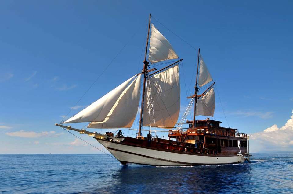 Indonesian Gulet 10