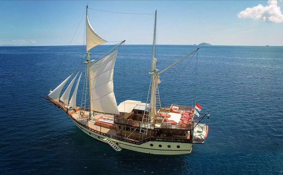 Indonesian Gulet 11