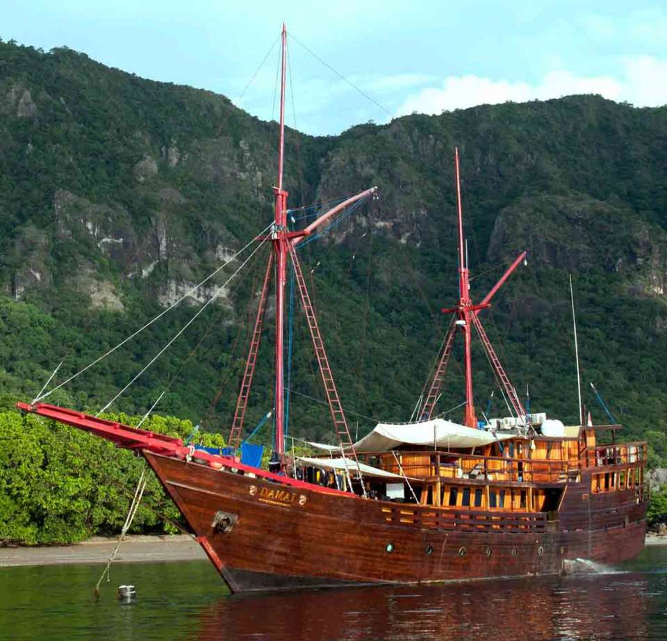 Indonesian Gulet 9