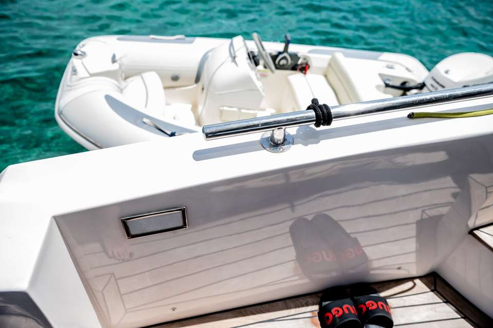 Majesty 44