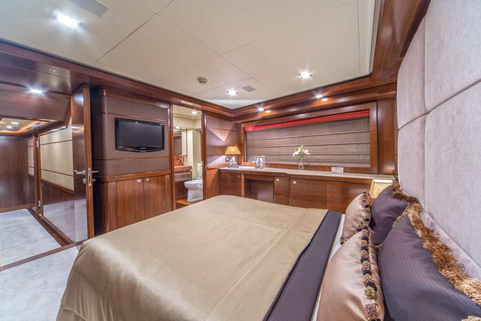 Navetta 33 Custom Line