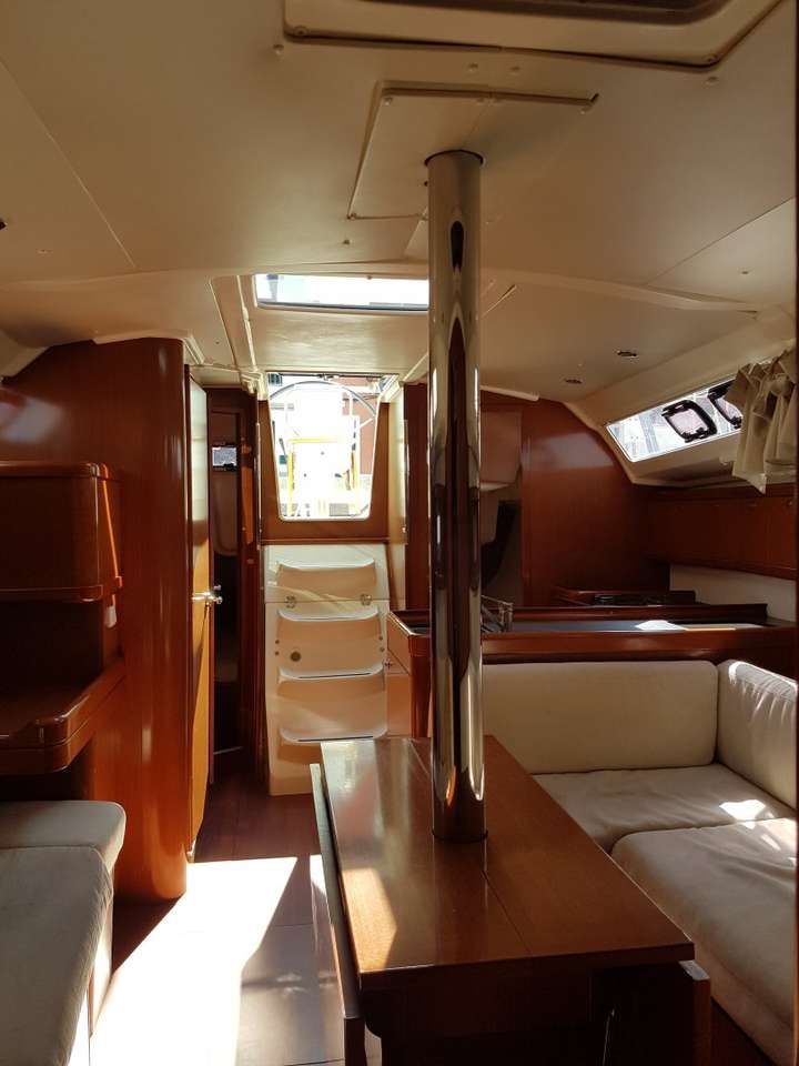 Oceanis 373