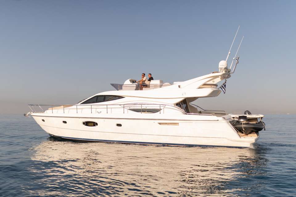 Ferretti 550