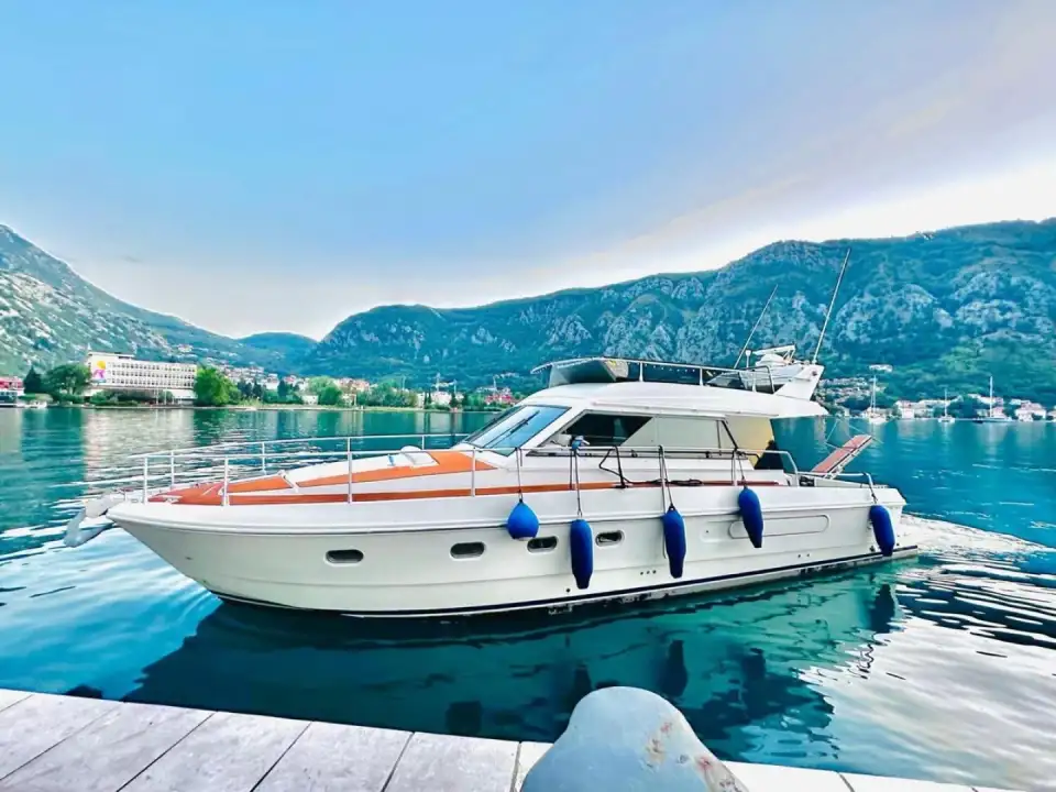 Ferretti 39 fly