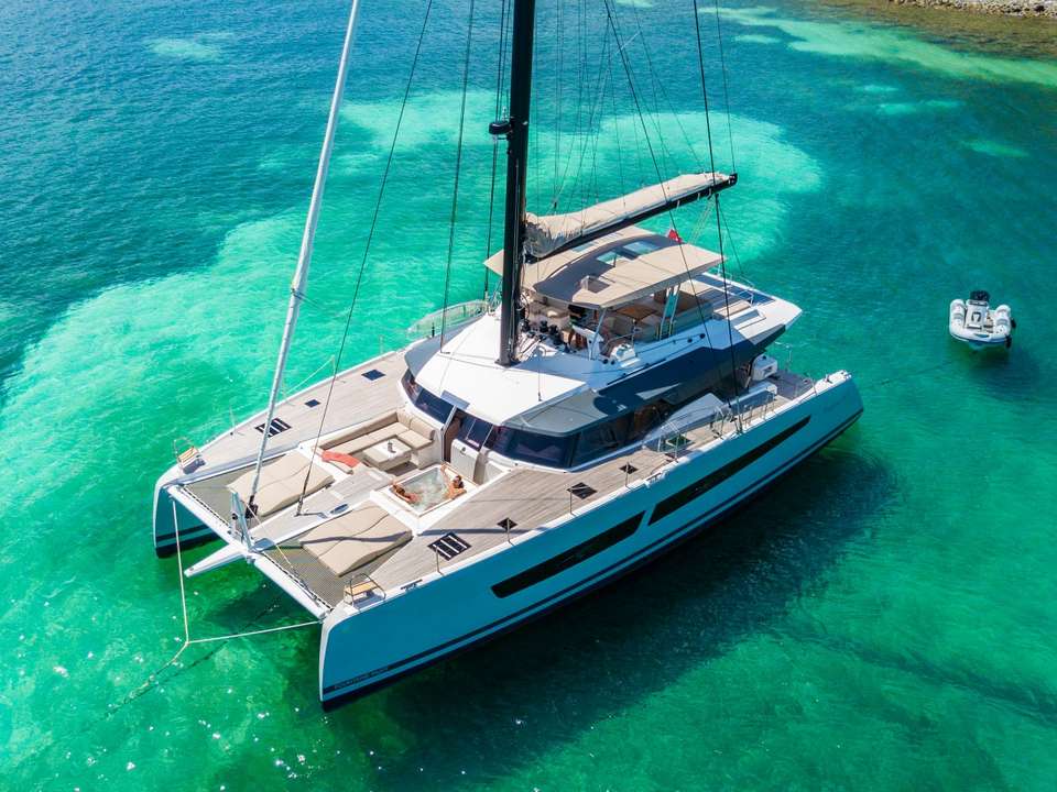 Fountaine Pajot 60