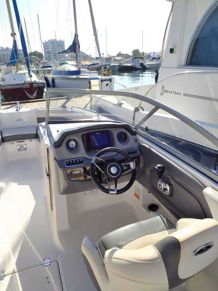 Chaparral 230