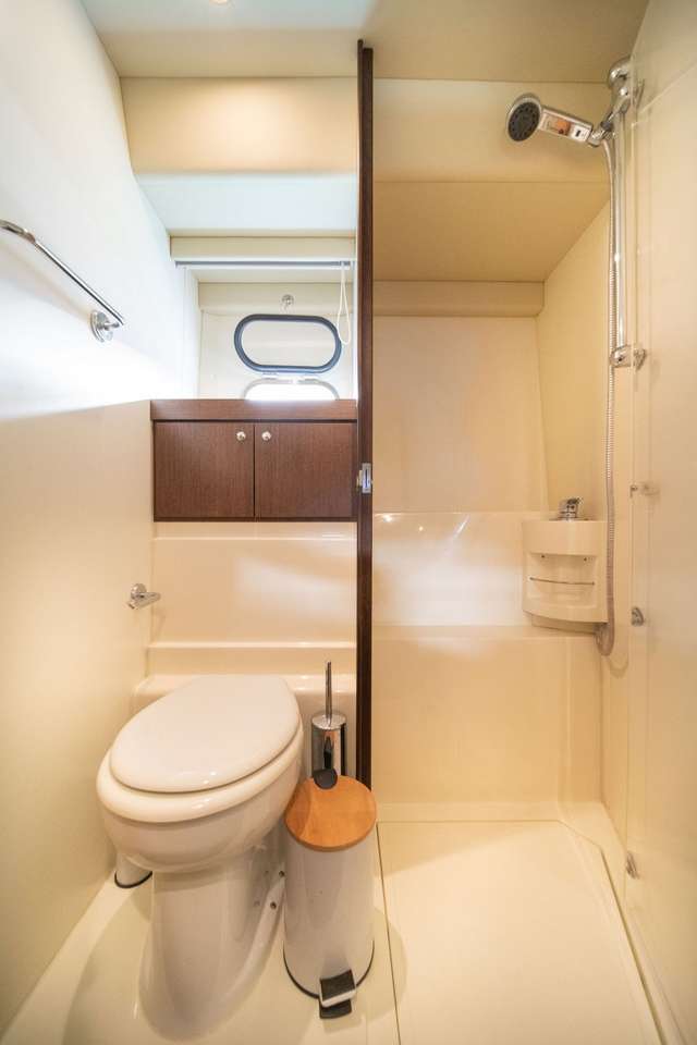 Ferretti 550
