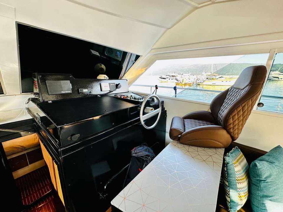 Ferretti 39 fly