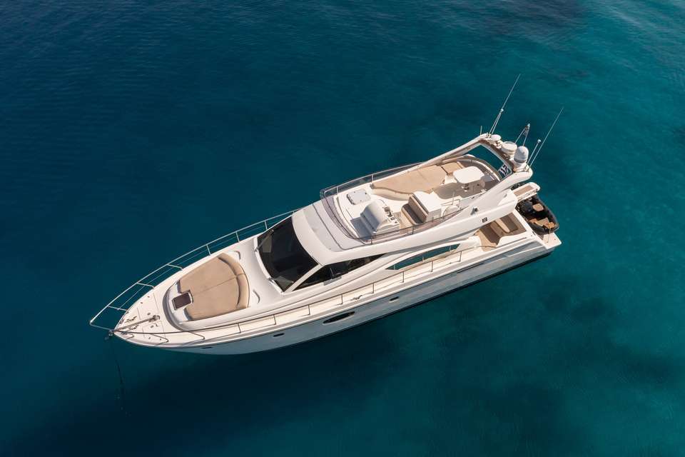 Ferretti 550