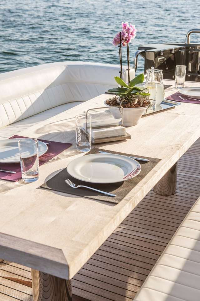 Posillipo 88 Fly Bridge