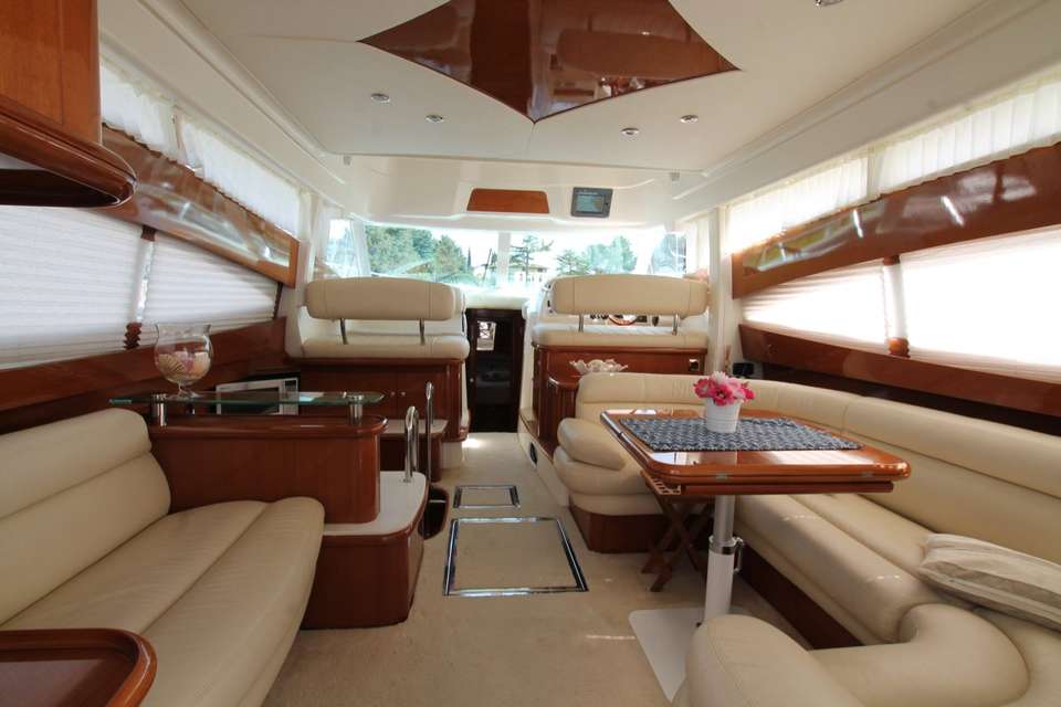 Silverton Ovation 52