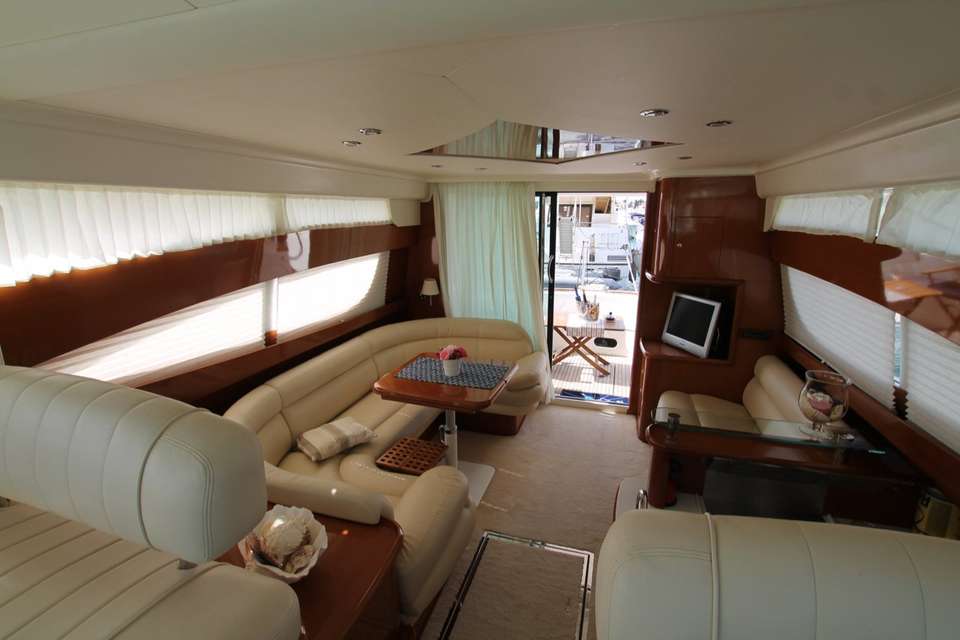 Silverton Ovation 52