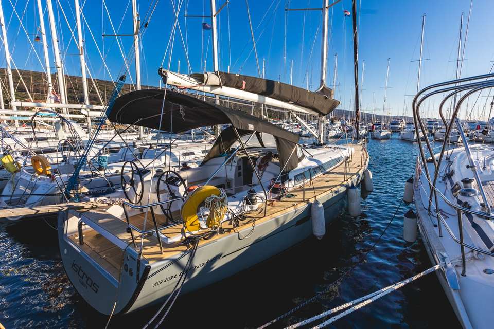 Salona 44