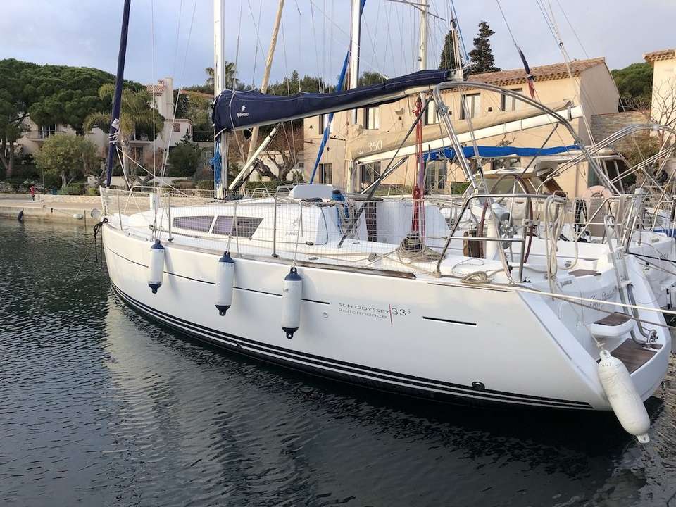 Sun Odyssey 33i Performance