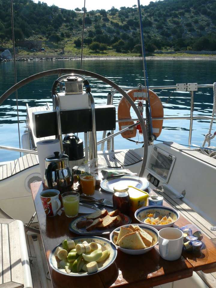 Triton 48
