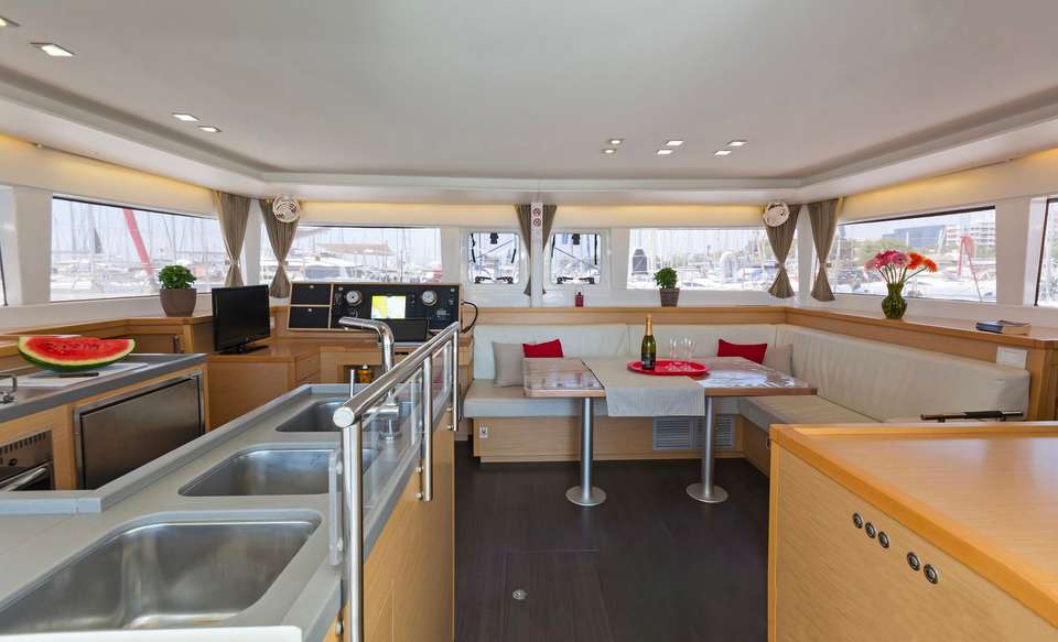 A spacious and comfortable wardroom