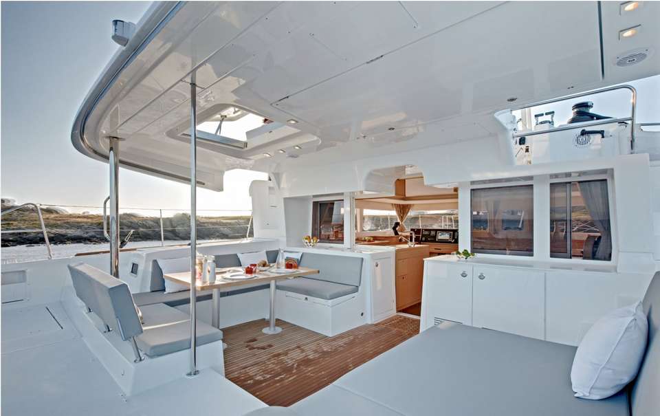 Sur le Lagoon 450, chaque espace est conçu pour votre confort