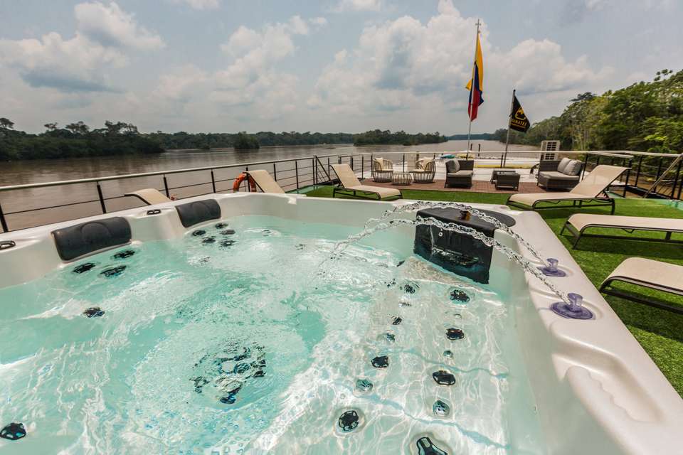 Que diriez-vous d'un petit bain dans le jacuzzi ?