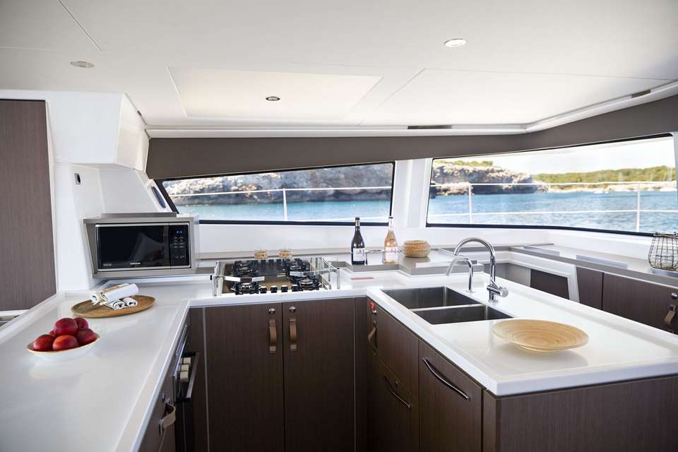 A spacious and well equipped kitchen