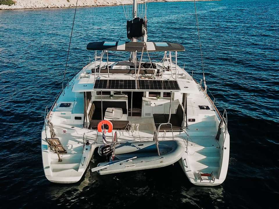 Une jupe arrière sécurisante et facilement accessible