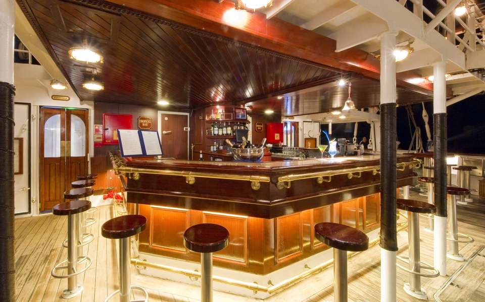 Venez siroter un cocktail au Tropical Bar